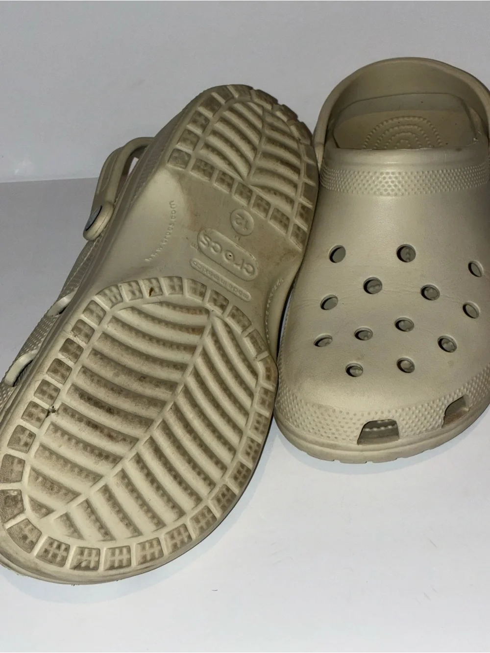 Classic cros in Beige